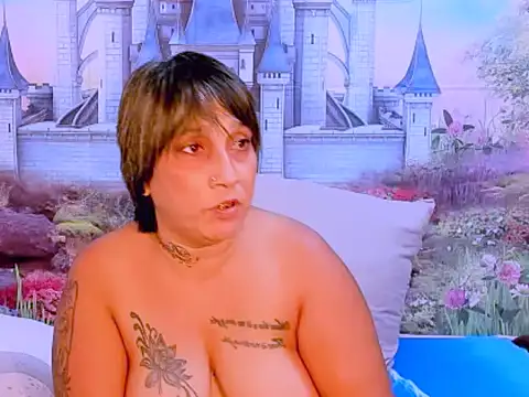 Snapshot of indianroxy chatting on October 8, 2025, 6:04 am indianroxy online show from October 8, 2025, 6:04 am