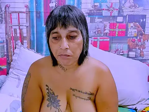 Snapshot of indianroxy chatting on December 22, 2025, 5:07 am indianroxy online show from December 22, 2025, 5:07 am