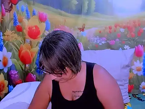 Snapshot of indianroxy chatting on November 15, 2025, 6:45 pm indianroxy online show from November 15, 2025, 6:45 pm