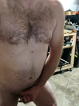 Snapshot of IronedTitan chatting on November 9, 2025, 3:10 am IronedTitan online show from November 9, 2025, 3:10 am