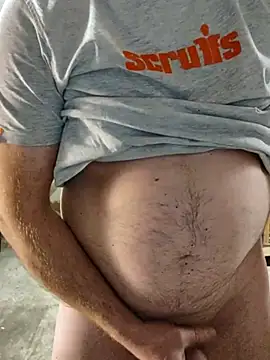 Snapshot of IronedTitan chatting on December 3, 2025, 7:02 pm IronedTitan online show from December 3, 2025, 7:02 pm