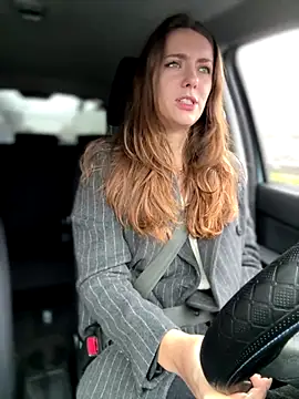 MariiD online show from October 28, 2025, 8:35 am