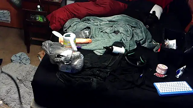 EdgarAlenPole online show from December 3, 2025, 11:42 am