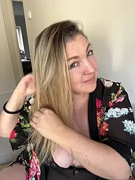 Snapshot of Anna_Alexa chatting on March 14, 2025, 8:42 am Anna Alexa online show from March 14, 2025, 8:42 am