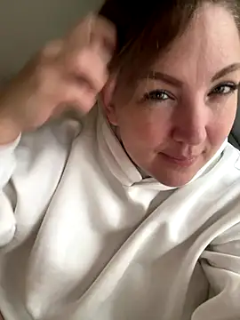 Snapshot of Anna_Alexa chatting on December 5, 2025, 8:35 am Anna Alexa online show from December 5, 2025, 8:35 am