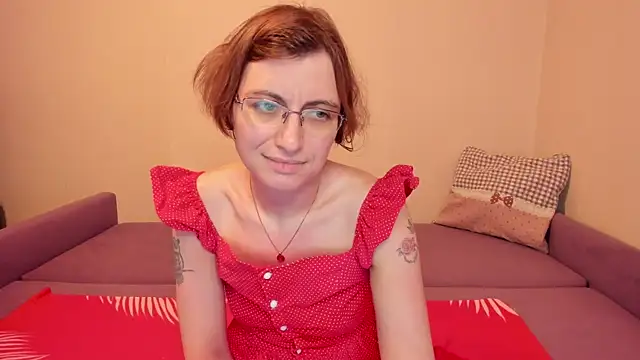 MarilynDream online show from October 17, 2025, 11:50 pm