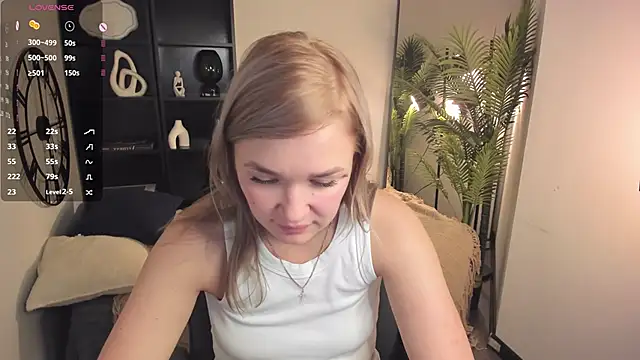 BellaDreamy online show from October 24, 2025, 5:23 pm