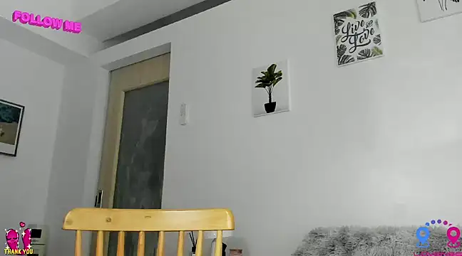 hottycrishina online show from March 3, 2025, 8:51 am