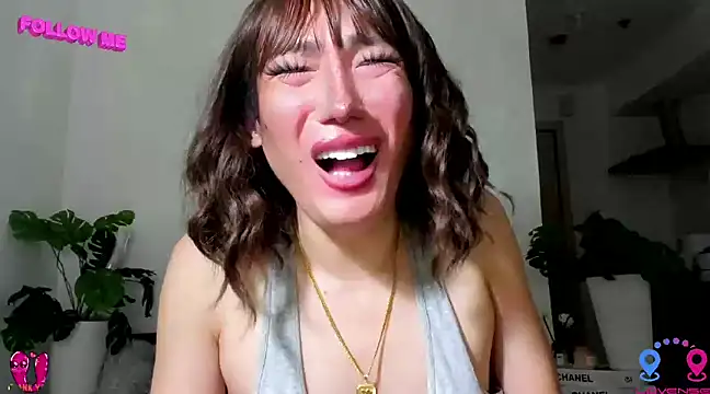 hottycrishina online show from February 21, 2025, 9:13 am