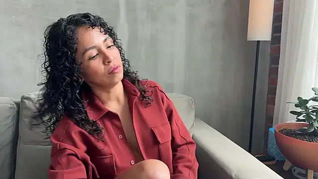 Snapshot of illaroom chatting on December 3, 2025, 7:57 pm illaroom online show from December 3, 2025, 7:57 pm