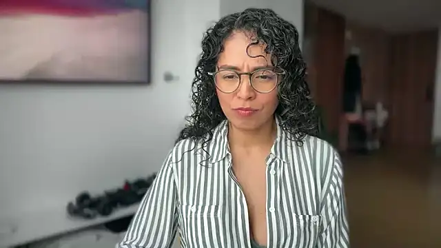 illaroom online show from February 3, 2026, 7:52 pm