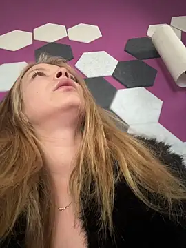 AnastasiaAniess online show from March 7, 2026, 7:48 am