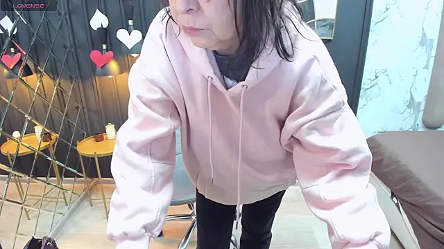 LindaPassionate online show from February 19, 2025, 5:27 am