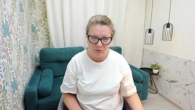 LeaPure online show from May 16, 2026, 5:06 am