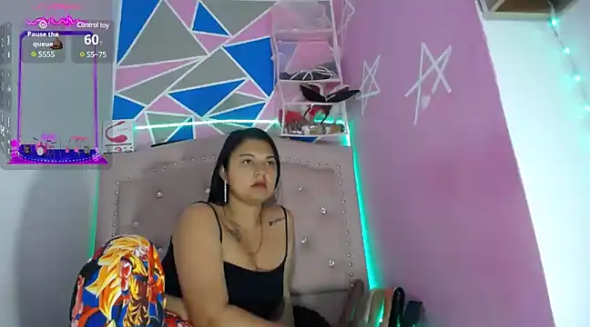 violetaass online show from March 14, 2025, 11:32 pm