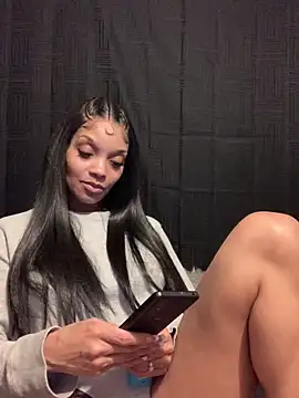 Snapshot of Rakiyahcharms chatting on March 7, 2025, 1:20 am Rakiyahcharms online show from March 7, 2025, 1:20 am