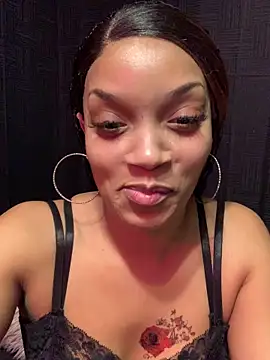 Snapshot of Rakiyahcharms chatting on December 18, 2025, 5:23 am Rakiyahcharms online show from December 18, 2025, 5:23 am