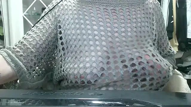 heidi60 online show from November 1, 2025, 5:07 pm