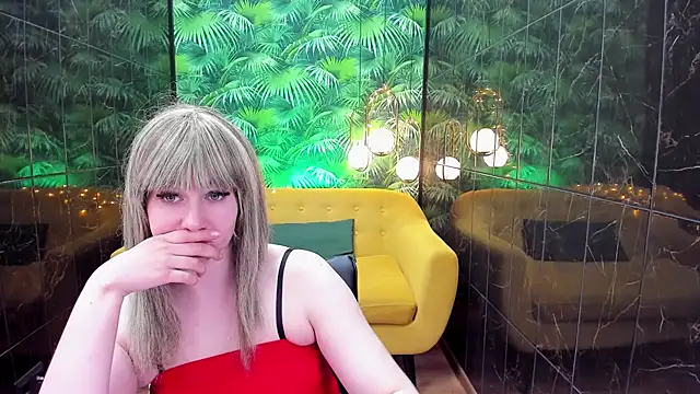 Snapshot of AlanaDreamy chatting on December 29, 2024, 2:00 pm AlanaDreamy online show from December 29, 2024, 2:00 pm