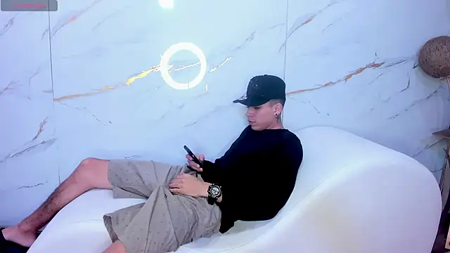 Snapshot of AmazingPartys chatting on April 11, 2026, 2:30 am AmazingPartys online show from April 11, 2026, 2:30 am