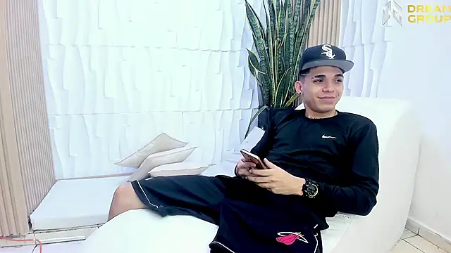 Snapshot of AmazingPartys chatting on March 14, 2026, 4:29 am AmazingPartys online show from March 14, 2026, 4:29 am