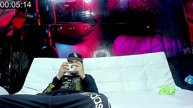 Snapshot of AmazingPartys chatting on March 22, 2026, 7:59 pm AmazingPartys online show from March 22, 2026, 7:59 pm