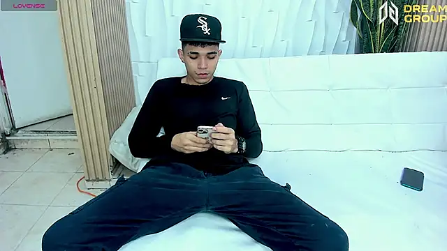 Snapshot of AmazingPartys chatting on April 6, 2026, 2:29 am AmazingPartys online show from April 6, 2026, 2:29 am