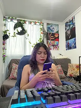 Snapshot of VaioletUwU chatting on March 25, 2026, 10:30 pm VaioletUwU online show from March 25, 2026, 10:30 pm