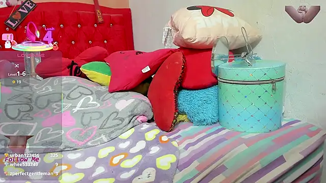 Snapshot of camile_milf chatting on October 30, 2025, 4:48 pm camile milf online show from October 30, 2025, 4:48 pm