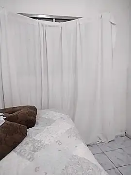 Snapshot of Ellenurach chatting on December 13, 2025, 8:04 pm Ellenurach online show from December 13, 2025, 8:04 pm