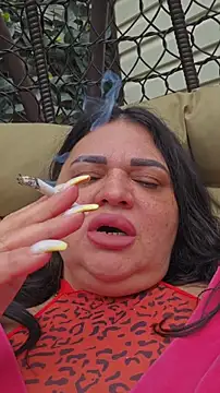 Snapshot of littleRikka chatting on April 10, 2026, 8:21 am littleRikka online show from April 10, 2026, 8:21 am