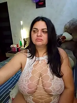 Snapshot of littleRikka chatting on April 12, 2026, 8:01 pm littleRikka online show from April 12, 2026, 8:01 pm