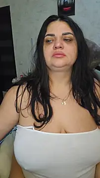 Snapshot of littleRikka chatting on April 7, 2026, 5:37 pm littleRikka online show from April 7, 2026, 5:37 pm