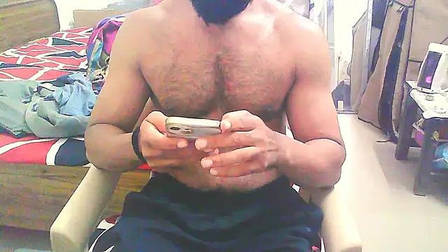 Snapshot of Vbestshow chatting on November 17, 2025, 11:03 am Vbestshow online show from November 17, 2025, 11:03 am