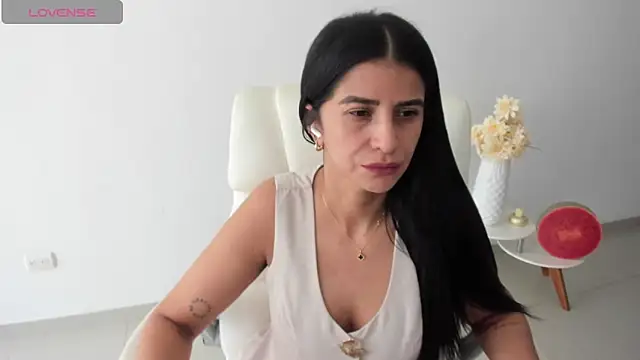 renata t  online show from February 12, 2026, 8:19 pm