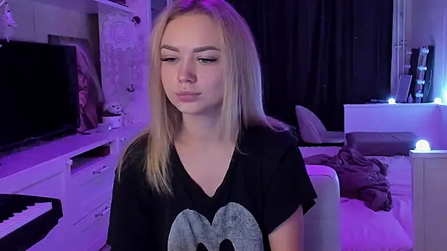 Snapshot of MaryDreaminess chatting on September 22, 2025, 2:17 am MaryDreaminess online show from September 22, 2025, 2:17 am