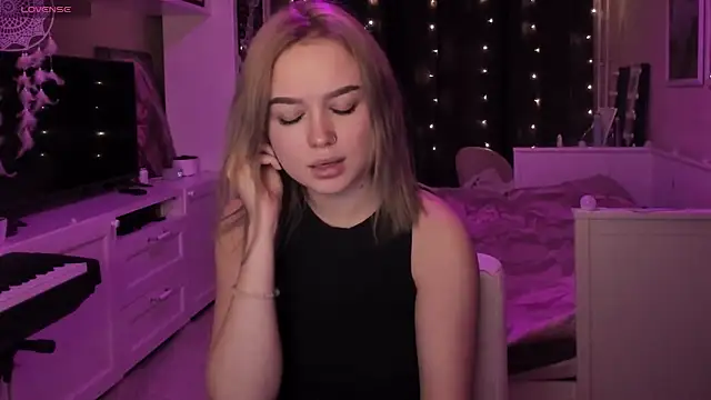 Snapshot of MaryDreaminess chatting on December 15, 2024, 4:04 pm MaryDreaminess online show from December 15, 2024, 4:04 pm