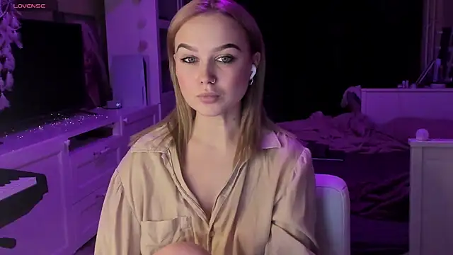 Snapshot of MaryDreaminess chatting on February 6, 2025, 7:51 pm MaryDreaminess online show from February 6, 2025, 7:51 pm