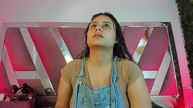 AbbyTaylorr online show from November 12, 2025, 9:07 pm