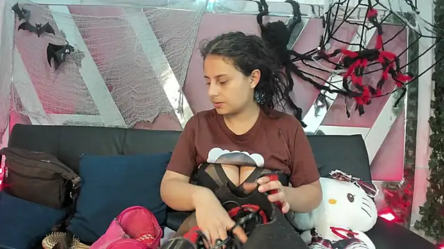 AbbyTaylorr online show from October 28, 2025, 2:23 am