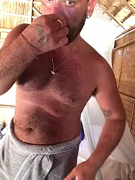 Snapshot of fuckerplayer1 chatting on February 21, 2025, 7:01 am fuckerplayer1 online show from February 21, 2025, 7:01 am