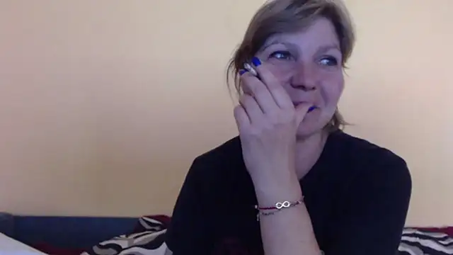 Snapshot of christine33 chatting on May 3, 2026, 1:58 pm christine33 online show from May 3, 2026, 1:58 pm