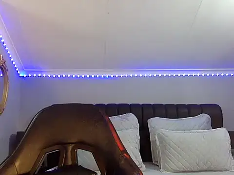 Snapshot of BOOTYBANGER24xx chatting on October 29, 2025, 2:43 am BOOTYBANGER24xx online show from October 29, 2025, 2:43 am