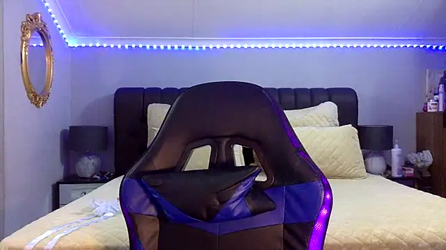 Snapshot of BOOTYBANGER24xx chatting on November 21, 2025, 2:54 am BOOTYBANGER24xx online show from November 21, 2025, 2:54 am