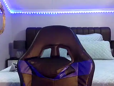 Snapshot of BOOTYBANGER24xx chatting on October 24, 2025, 2:43 am BOOTYBANGER24xx online show from October 24, 2025, 2:43 am