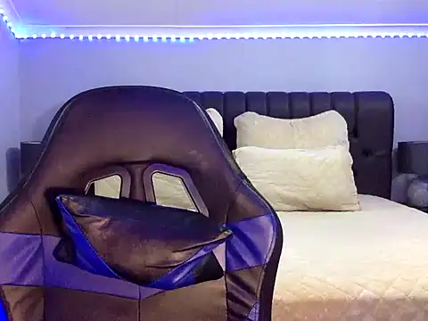 Snapshot of BOOTYBANGER24xx chatting on October 1, 2025, 3:00 am BOOTYBANGER24xx online show from October 1, 2025, 3:00 am