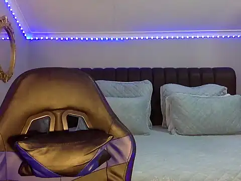 Snapshot of BOOTYBANGER24xx chatting on October 19, 2025, 2:36 am BOOTYBANGER24xx online show from October 19, 2025, 2:36 am