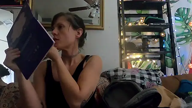 TheDaisyChaos online show from October 5, 2025, 11:45 am