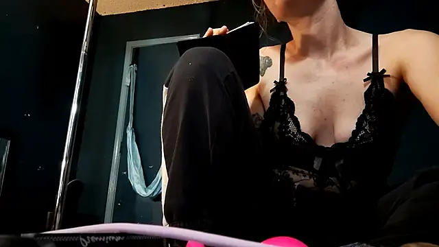 TheDaisyChaos online show from December 5, 2024, 3:09 am