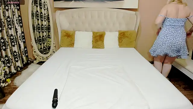 Snapshot of AnneRainn chatting on March 29, 2026, 10:11 pm AnneRainn online show from March 29, 2026, 10:11 pm